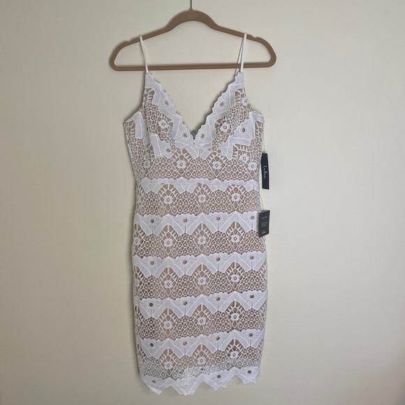 NWT White Lace Dress with Nude Inner Sheath - Picture 4 of 9
